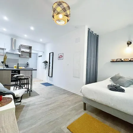 Le Paradis Fiscal, 5min Bale, Parking Prive