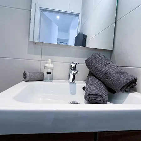 Le Paradis Fiscal, 5min Bale, Parking Prive Saint-Louis