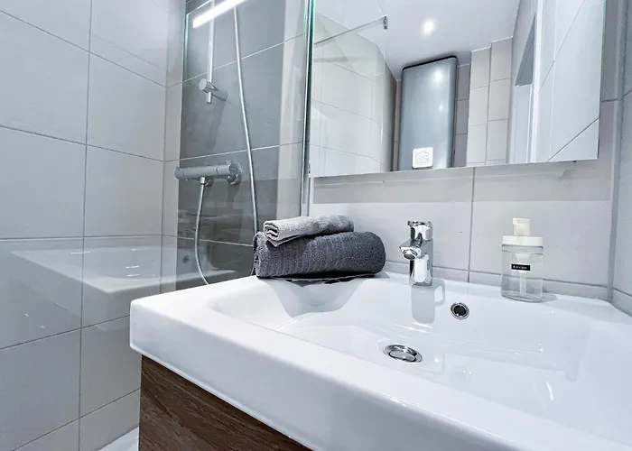 Le Paradis Fiscal, 5min Bale, Parking Prive