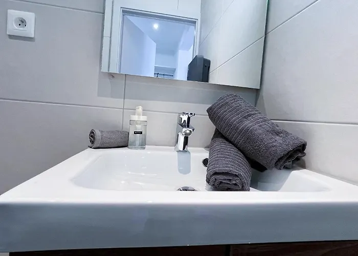 Le Paradis Fiscal, 5min Bale, Parking Prive Saint-Louis (Haut-Rhin)